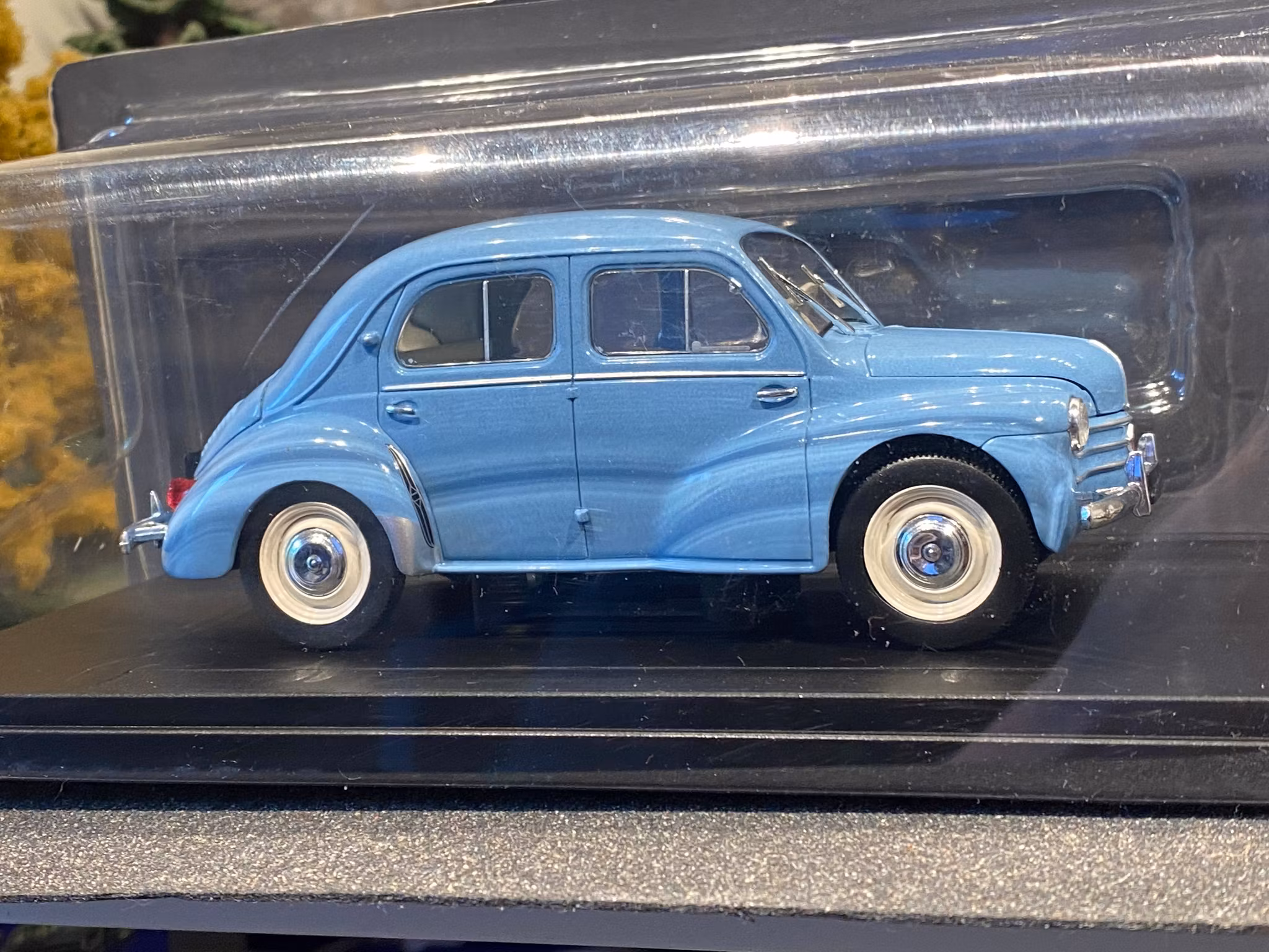 Skala 1/24 - Renault 4CV fr Editorial Salvat