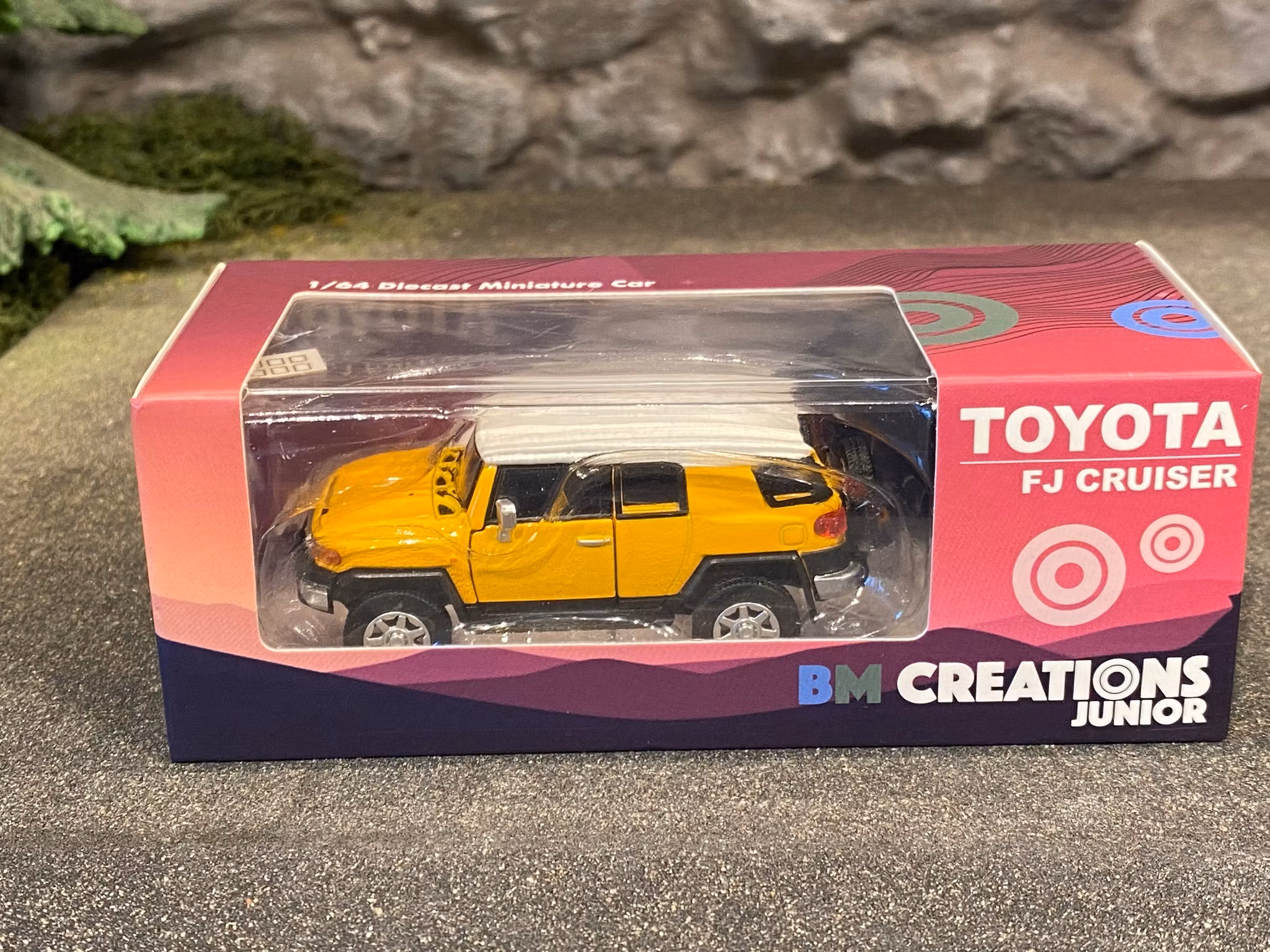 Skala 1/64 Toyota FJ Cruiser, Gul - fr DM Diecast Masters BM Creations