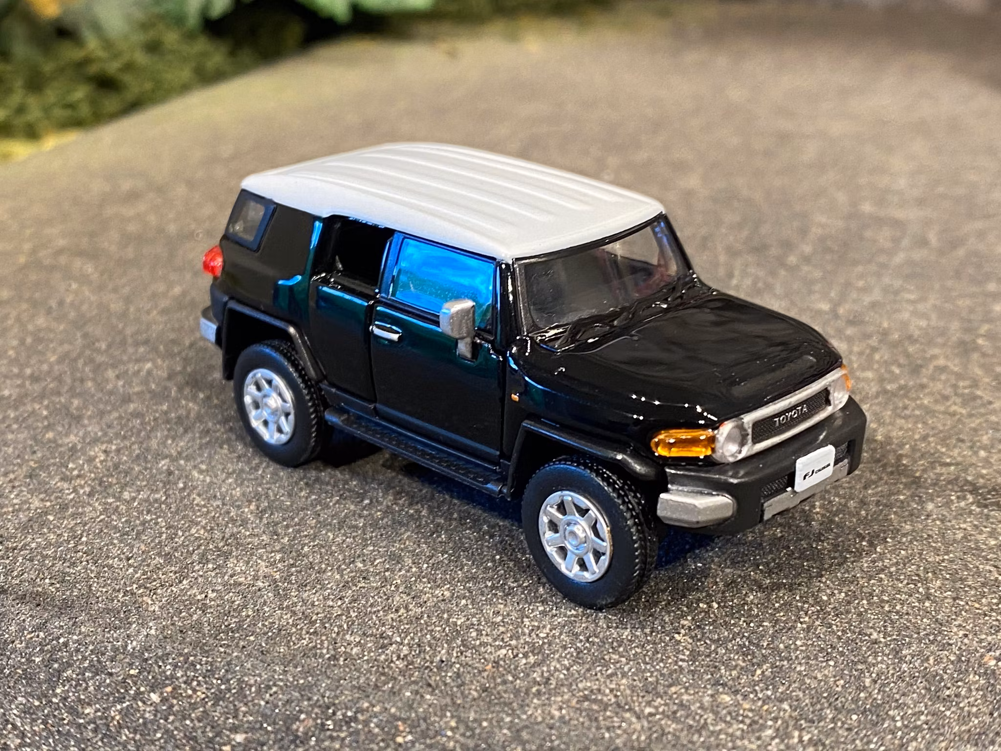 Skala 1/64 Toyota FJ Cruiser, Svart - fr DM Diecast Masters BM Creations