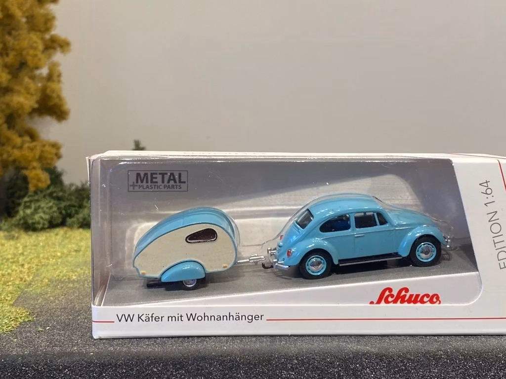 Skala 1/64 Volkswagen Bubbla Typ 1 (Käfer) med husvagn från Schuco