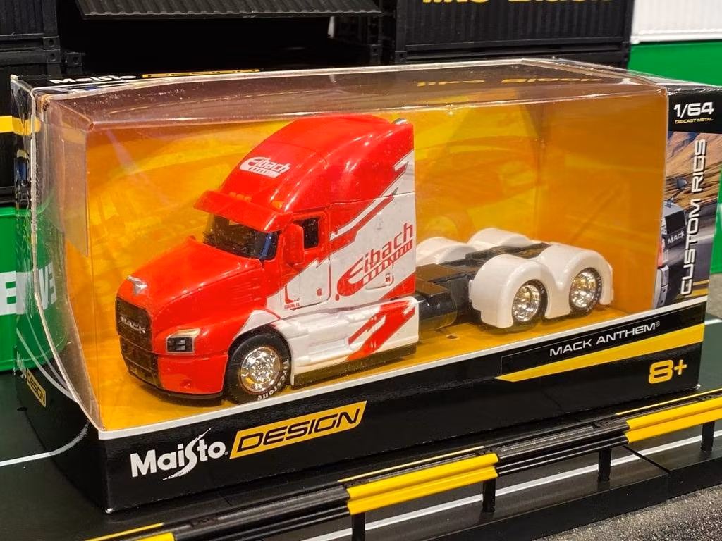 Skala 1/64 Mack Anthem från Maisto Design