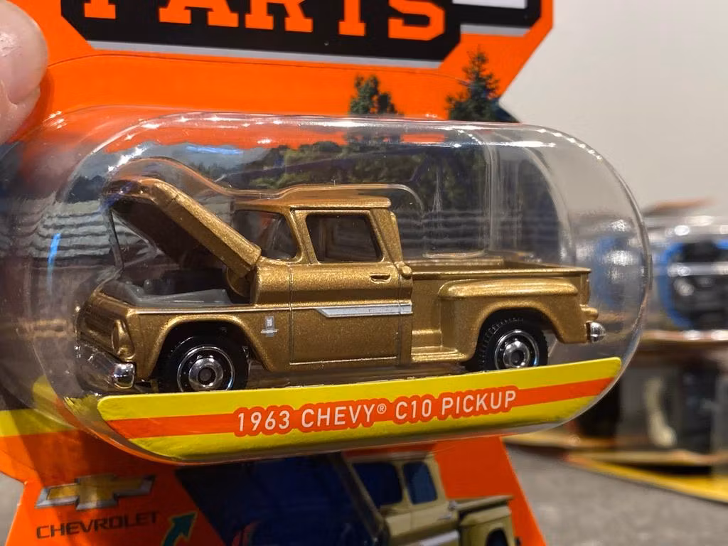 Skala 1/64 Matchbox "Moving Parts": Chevy C10 Pickup 63'