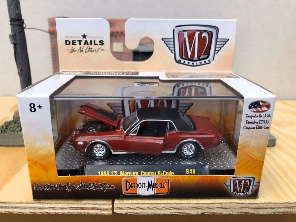 Skala 1/64 Mercury Cougar R-Code 68 1/2' "Detroit Muscle" från M2 Machines