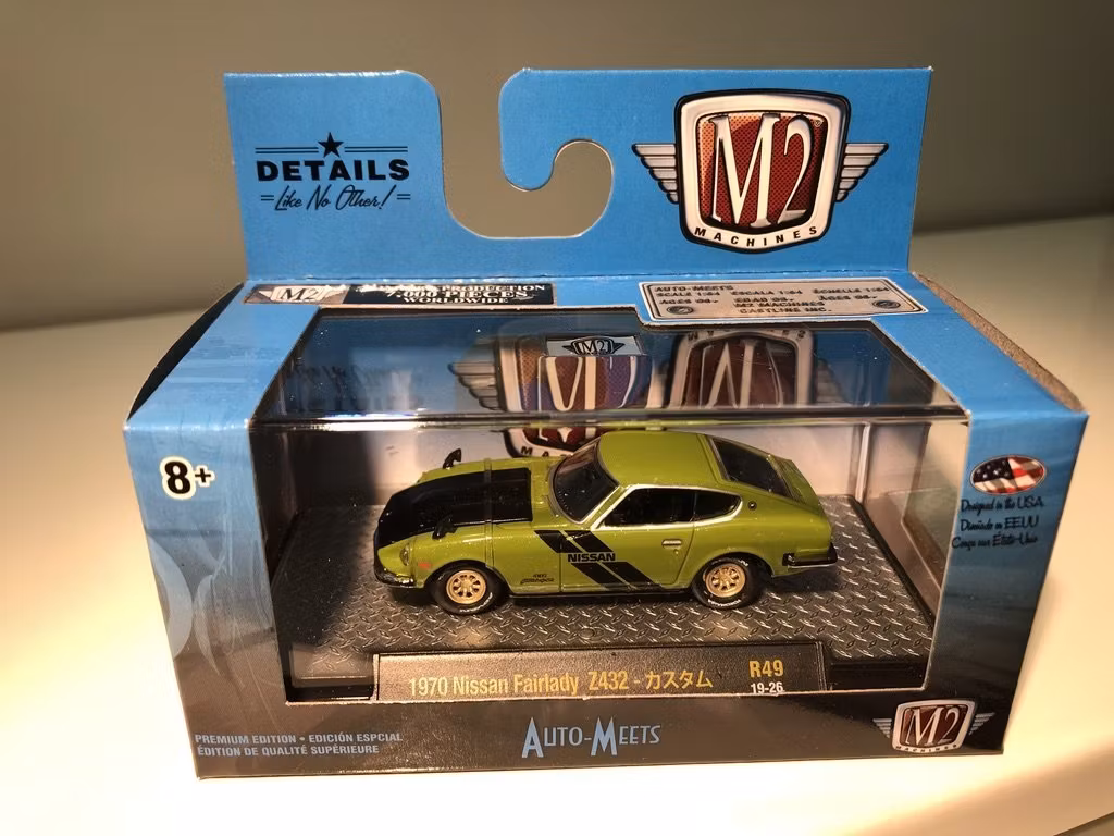 Skala 1/64  Nissan Fairlady Z432 70' "Auto Meets" från M2 Machines