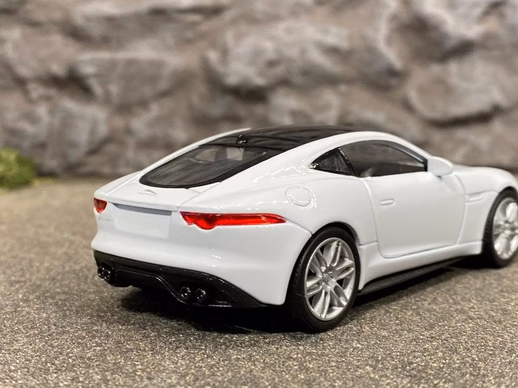 Skala 1/34 Jaguar F-type Coupe fr NEX - Welly