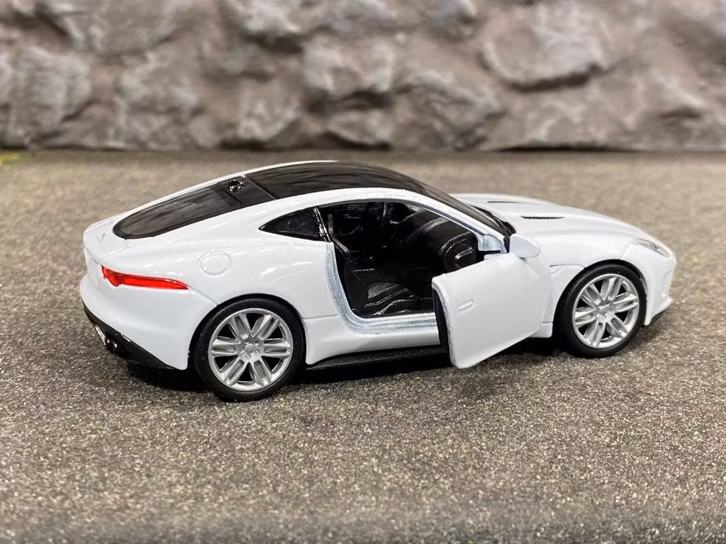 Skala 1/34 Jaguar F-type Coupe fr NEX - Welly