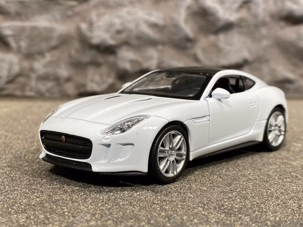 Skala 1/34 Jaguar F-type Coupe fr NEX - Welly