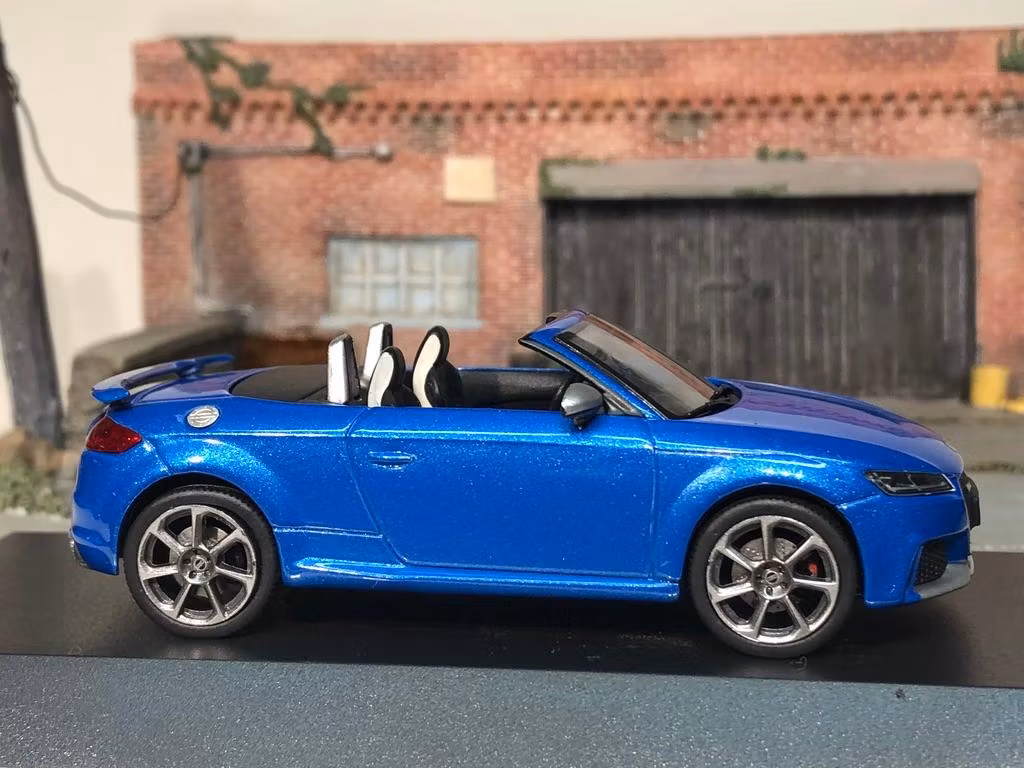 Skala 1/43: AUDI TT RS Roadster fr Quattro GmbH