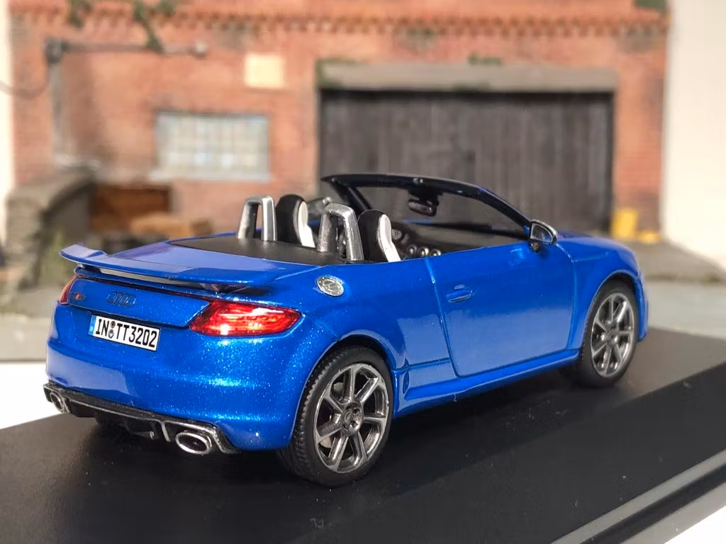 Skala 1/43: AUDI TT RS Roadster fr Quattro GmbH