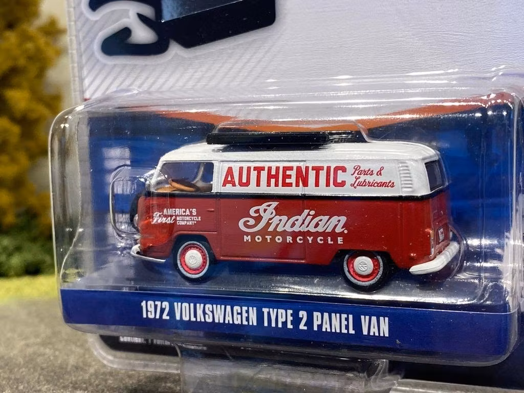 Skala 1/64 Volkswagen T2 Panel Van 72' "Indian " fr Greenlight