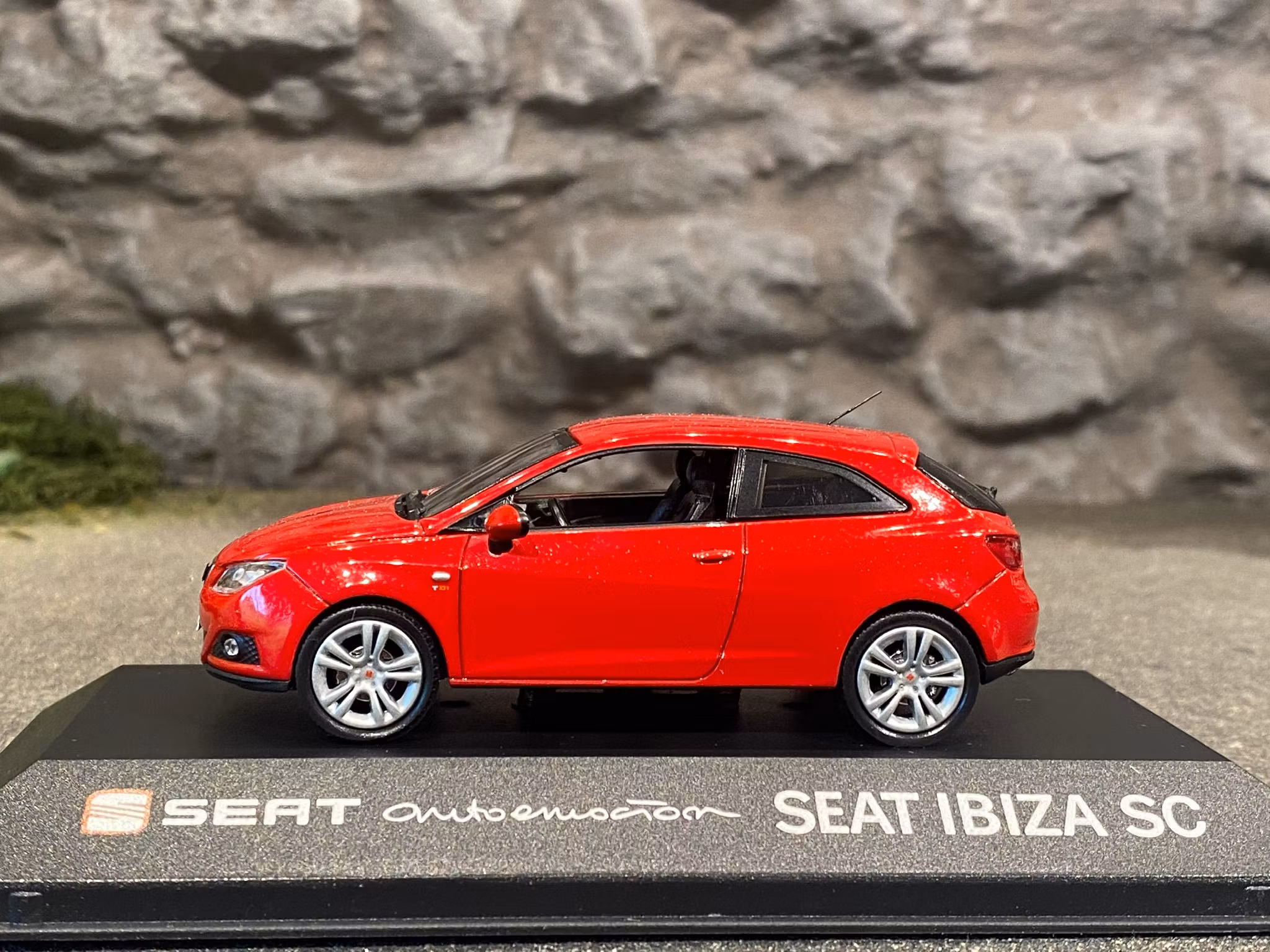 Skala 1/43 SEAT IBIZA SC fr SEAT-handlarna