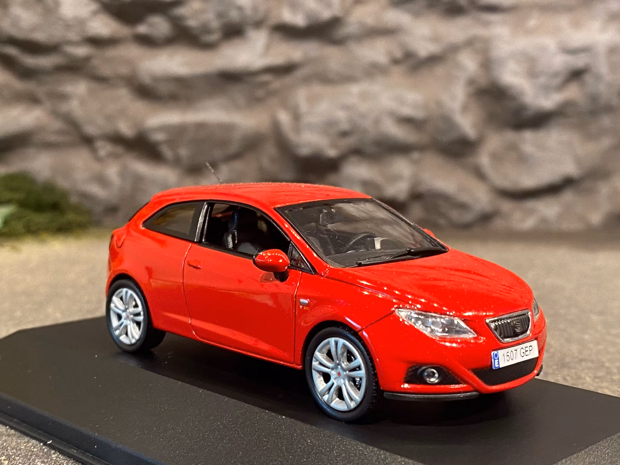 Skala 1/43 SEAT IBIZA SC fr SEAT-handlarna