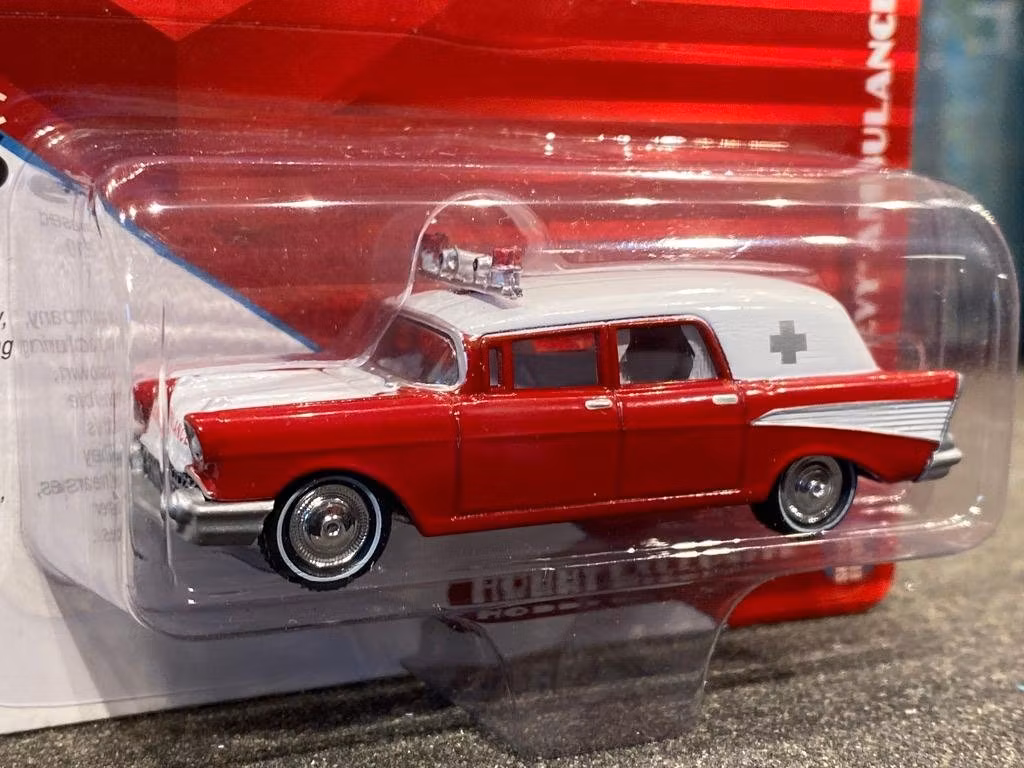 Skala 1/64 Elegant Chevrolet Ambulance 57' Ambulans f Johnny Lightning