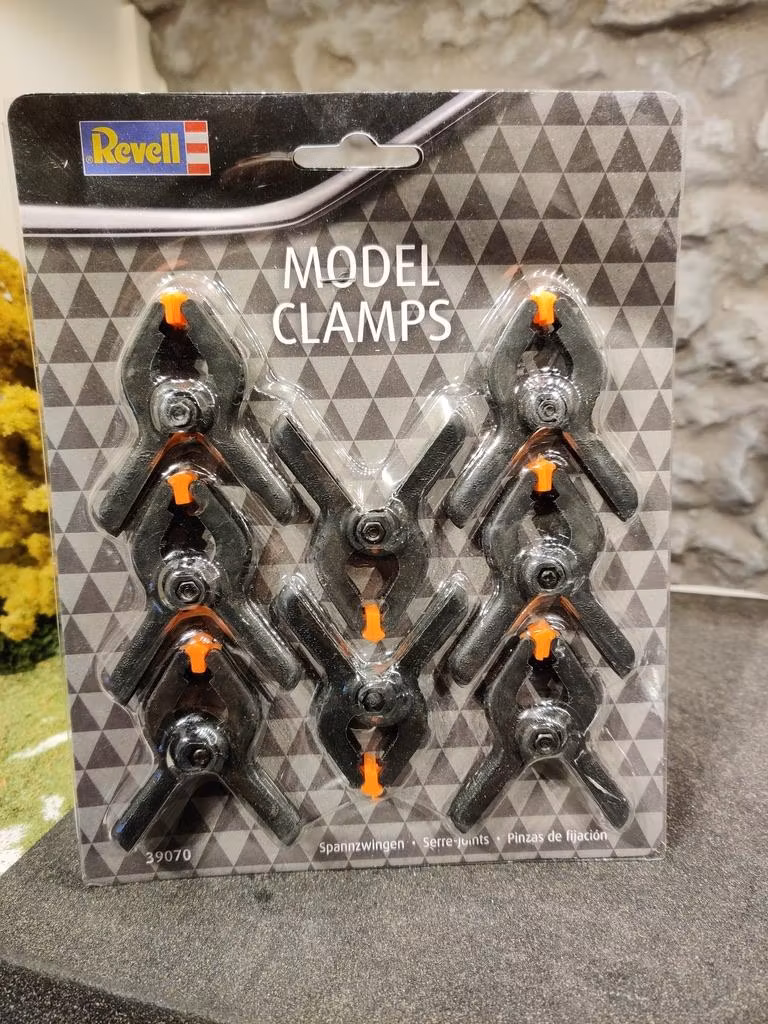 Modell klämmor 10st från Revell