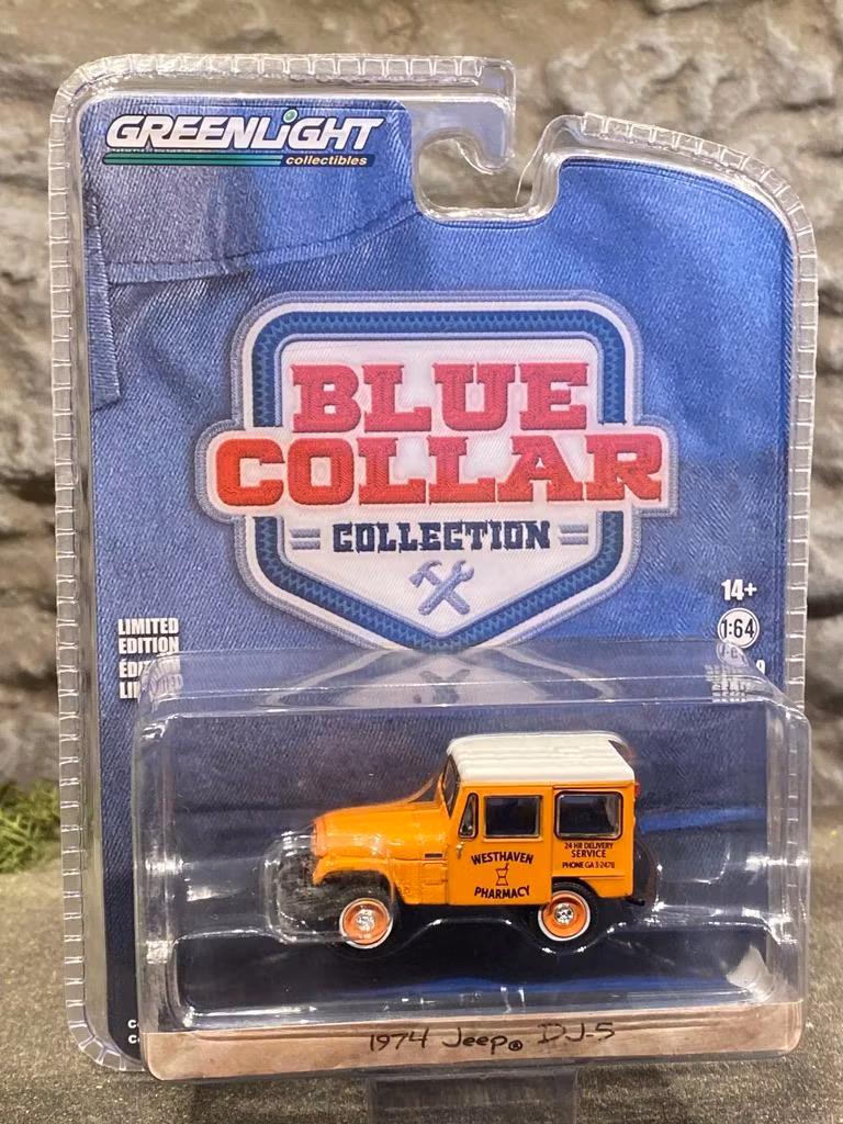 Skala 1/64 JEEP DJs 74' "Blue Collar" från Greenlight