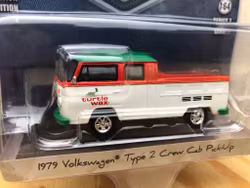 Skala 1/64 Volkswagen T2 79' "Turtle wax" "Blue Collar" från Greenlight