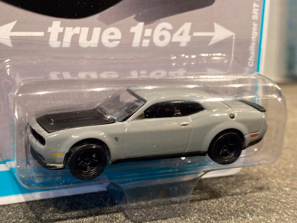 Skala 1/64 Dodge Challenger SRT Demon 18' fr AUTO WORLD Lim.Ed. Rel.2 Ver A
