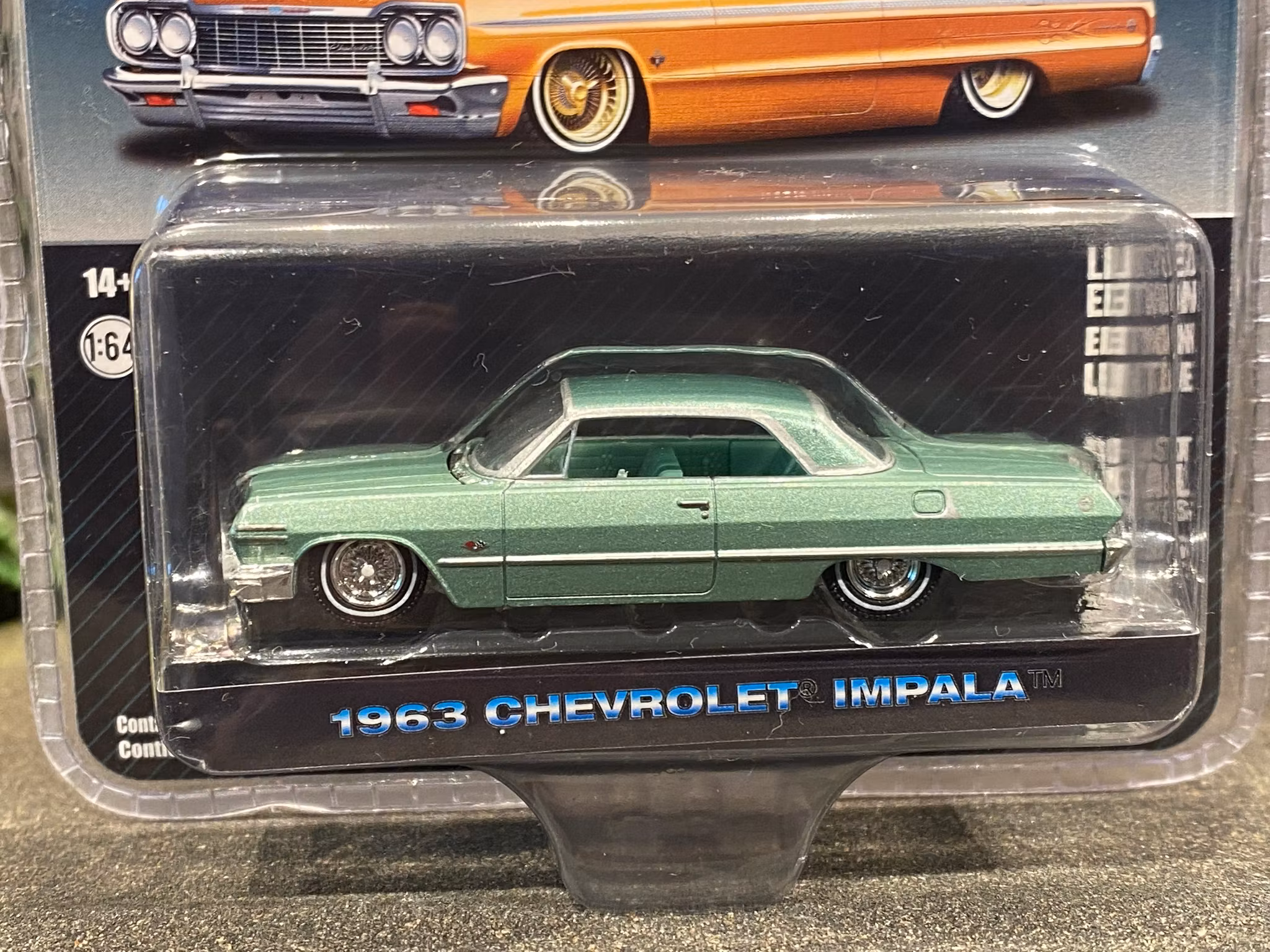 Skala 1/64 Chevrolet Impala 63' "California LowRiders" grön från Greenlight