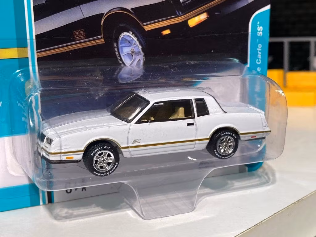 Skala 1/64 Chevy Monte Carlo SS 87' f Johnny Lightning