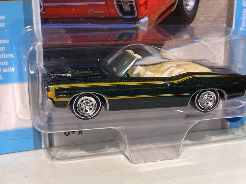 Skala 1/64 Ford Fairlane Torino 68' GT Conv. f Johnny Lightning