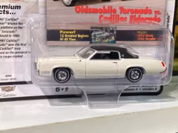 Skala 1/64 Cadillac Eldorado 67' Vit från AUTO WORLD Limited Ed.