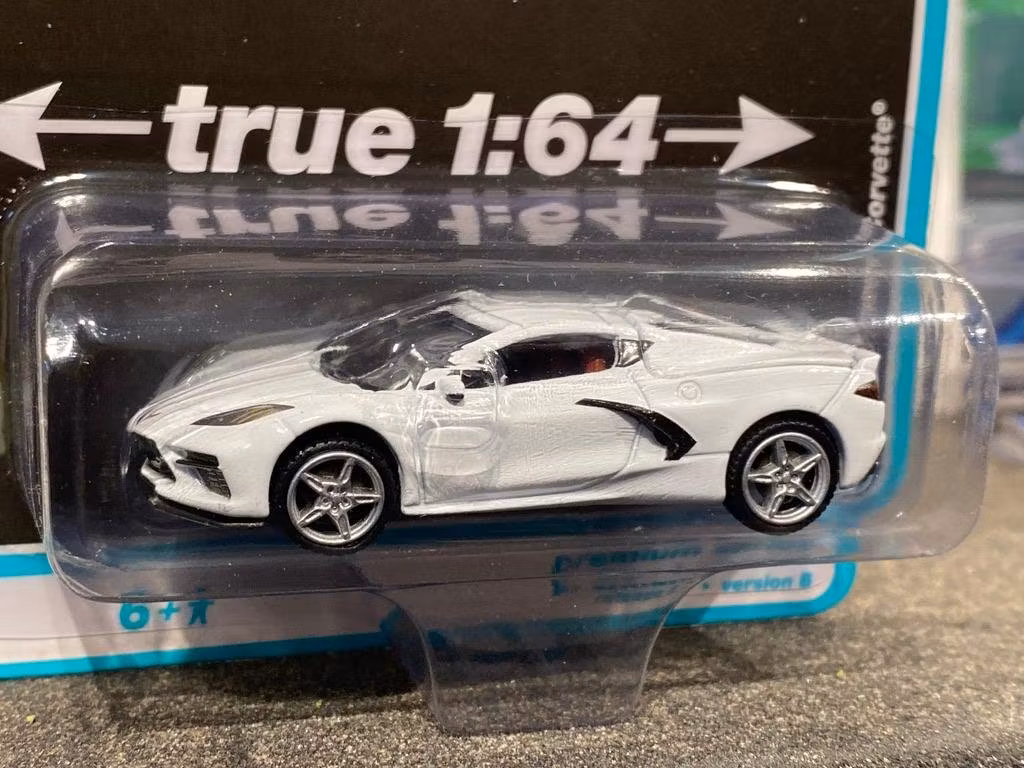 Skala 1/64 Chevy Corvette 20' fr AUTO WORLD Lim.Ed. Rel.2 Ver B