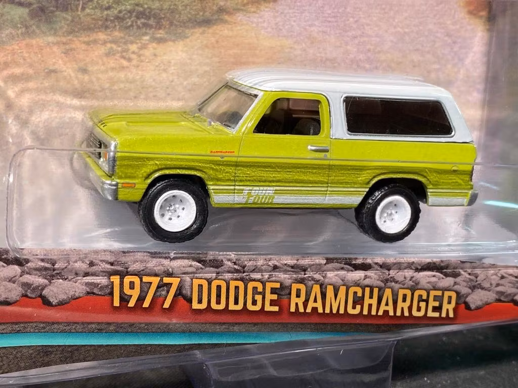Skala 1/64 Dodge Ramcharger 77' "All-Terrain" från Greenlight