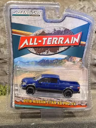 Skala 1/64 Nissan Titan XD Pro-4X 18' "All-Terrain" från Greenlight