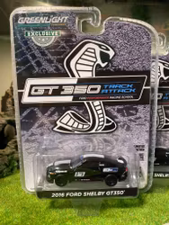 Skala 1/64 Ford Shelby GT350 16' "Track attack" från GreenLight Excl.