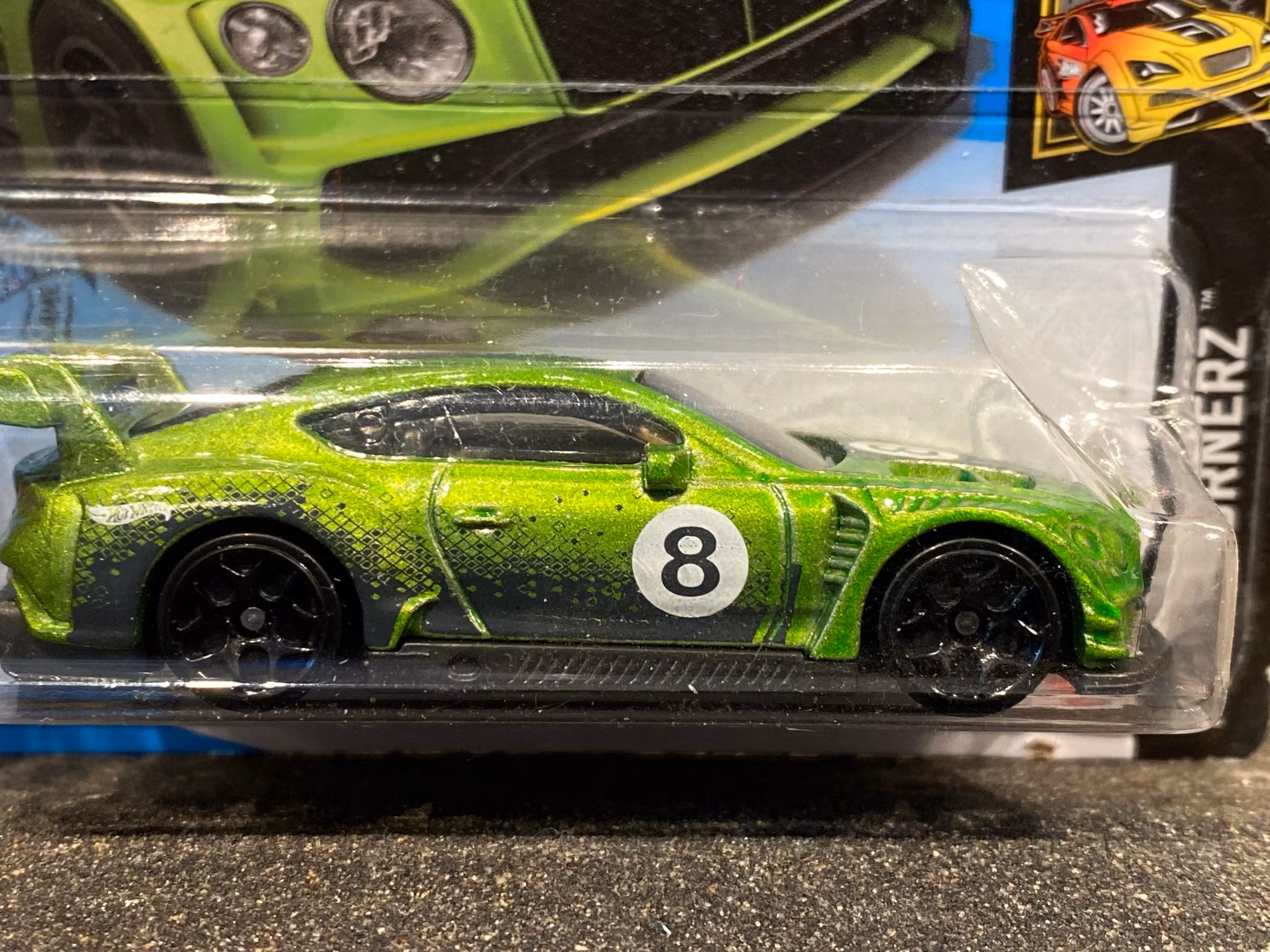 Skala 1/64 Hot Wheels: Bentley Continental GT3 2018' - Quite har to find