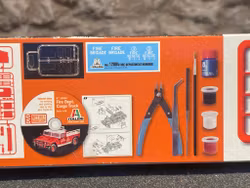 Skala 1/35 Fire Dept. Cargo Truck Hummer, Kit m verktyg från ITALERI