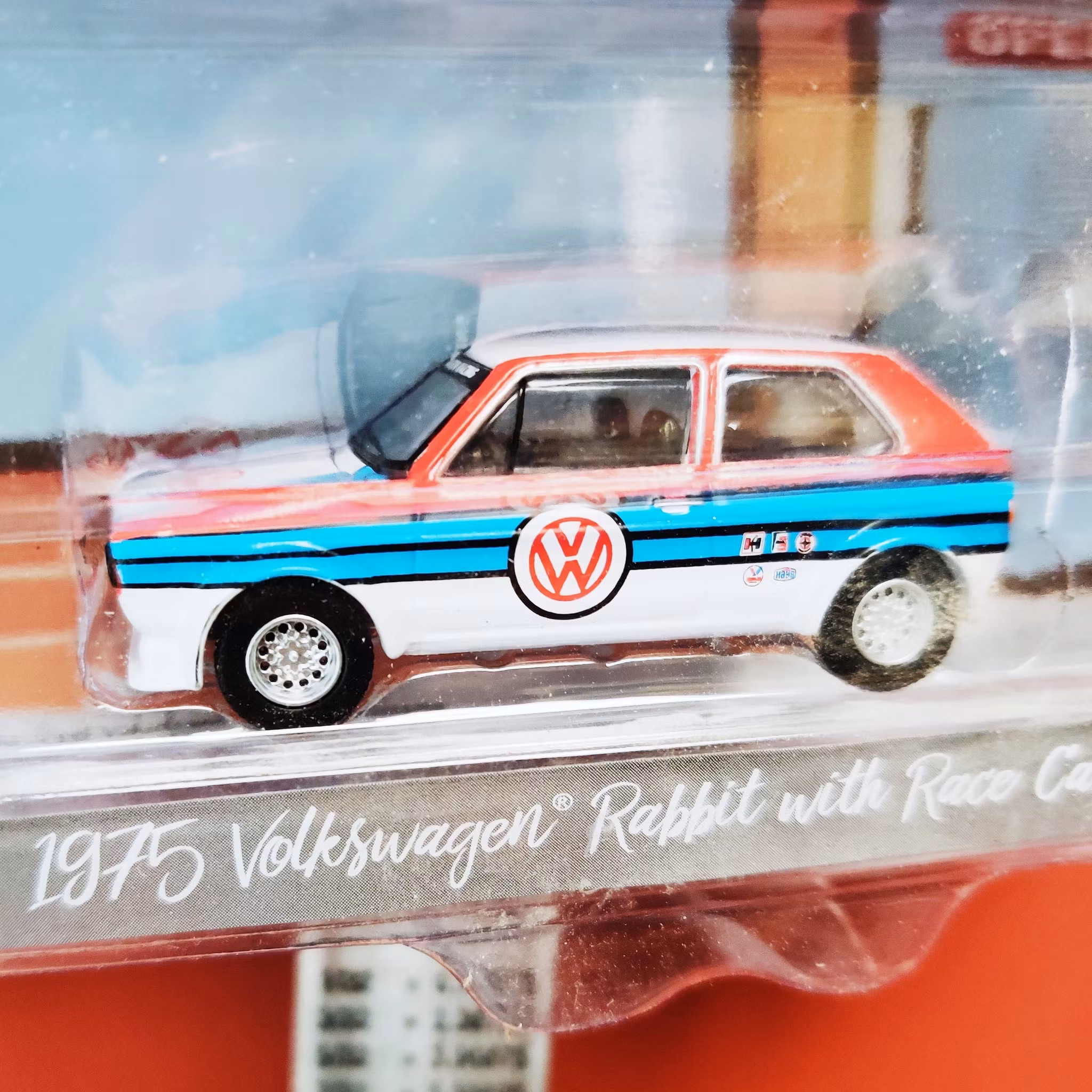 Skala 1/64 Volkswagen Rabbit m racerförare "The hobby shop ser.8" fr Greenlight