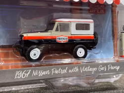 Skala 1/64 Nissan Patrol 67' m pump Texaco "The hobby shop ser.10" fr Greenlight