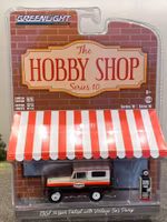 Skala 1/64 Nissan Patrol 67' m pump Texaco "The hobby shop ser.10" fr Greenlight