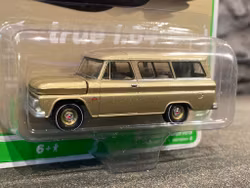 Skala 1/64 Chevy Suburban 66' fr AUTO WORLD Lim. Ed. Rel. 3 Ver B
