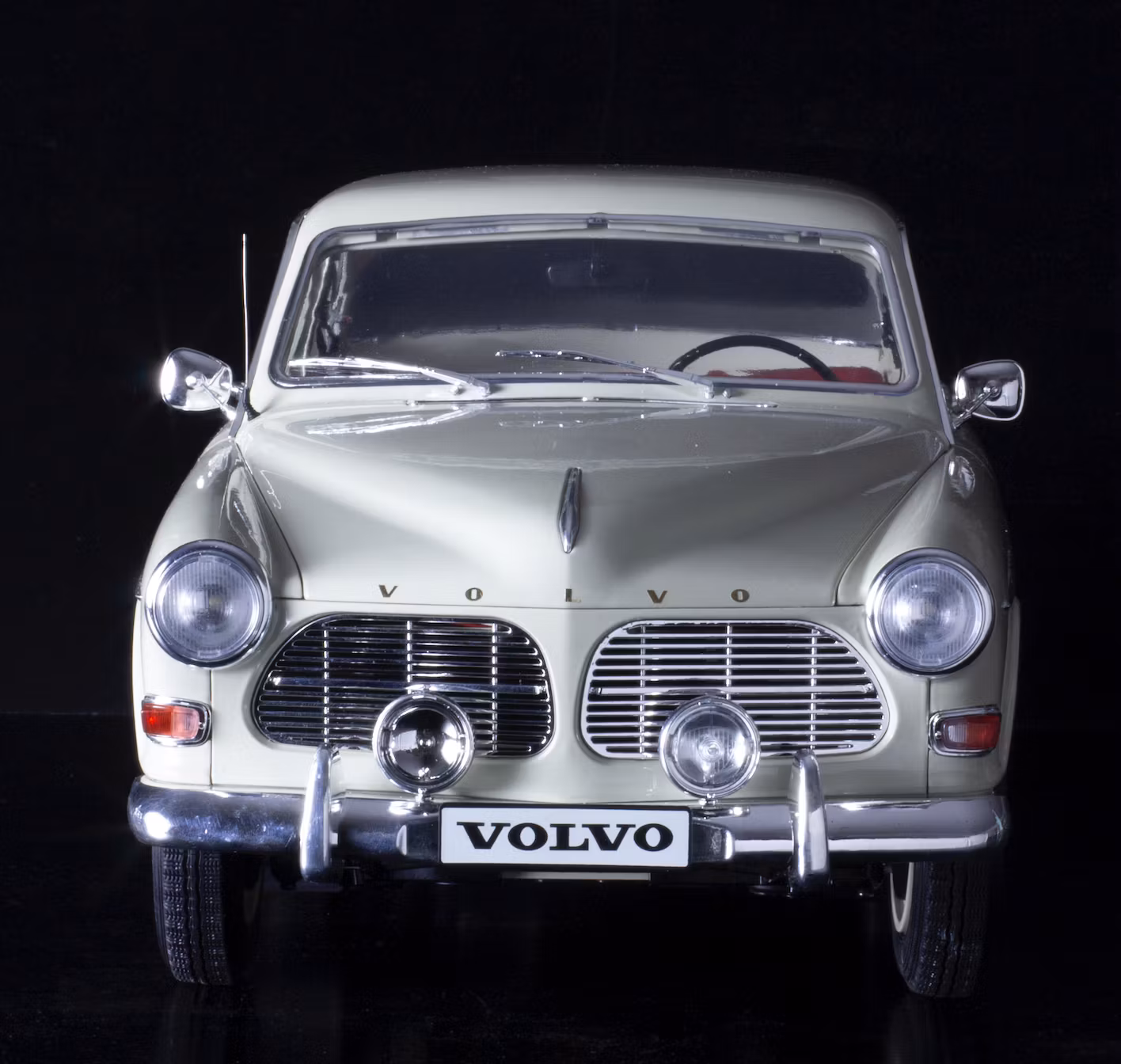 Skala 1/8 Volvo 122S Amazon in metal, w light, etc. fr Ixo Collections
