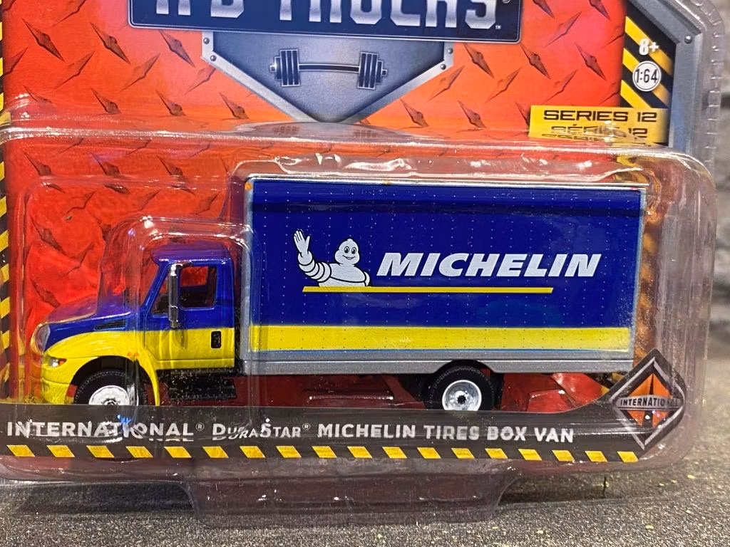 Skala 1/64 International DuraStar - Michelin Tires Box Van "H.D. Trucks" fr Greenlight