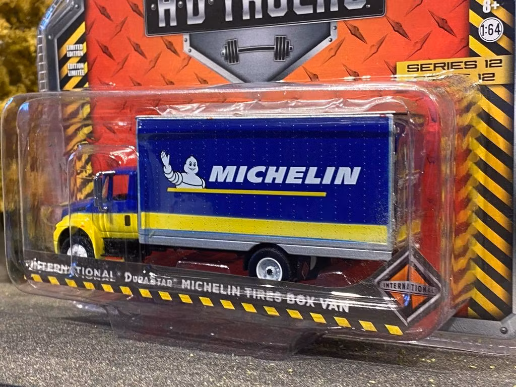 Skala 1/64 International DuraStar - Michelin Tires Box Van "H.D. Trucks" fr Greenlight