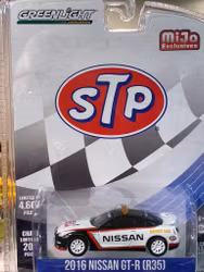 Skala 1/64 Nissan GT-R R35 -2016' "STP" från Greenlight
