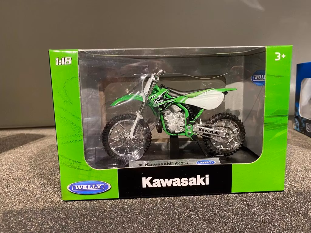 Skala 1/18 Motorcykel Kawasaki KX 250fr Welly Collection