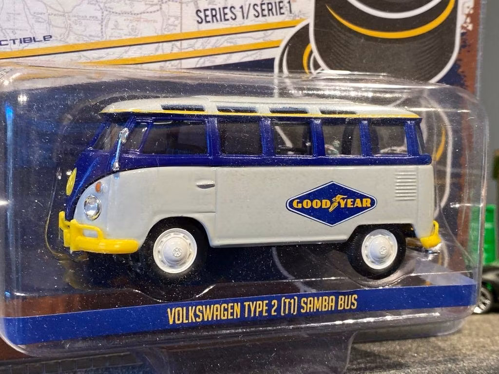 Skala 1/43 Volkswagen T1 Samba Buss "Good Year" "Running on empty" fr Greenlight