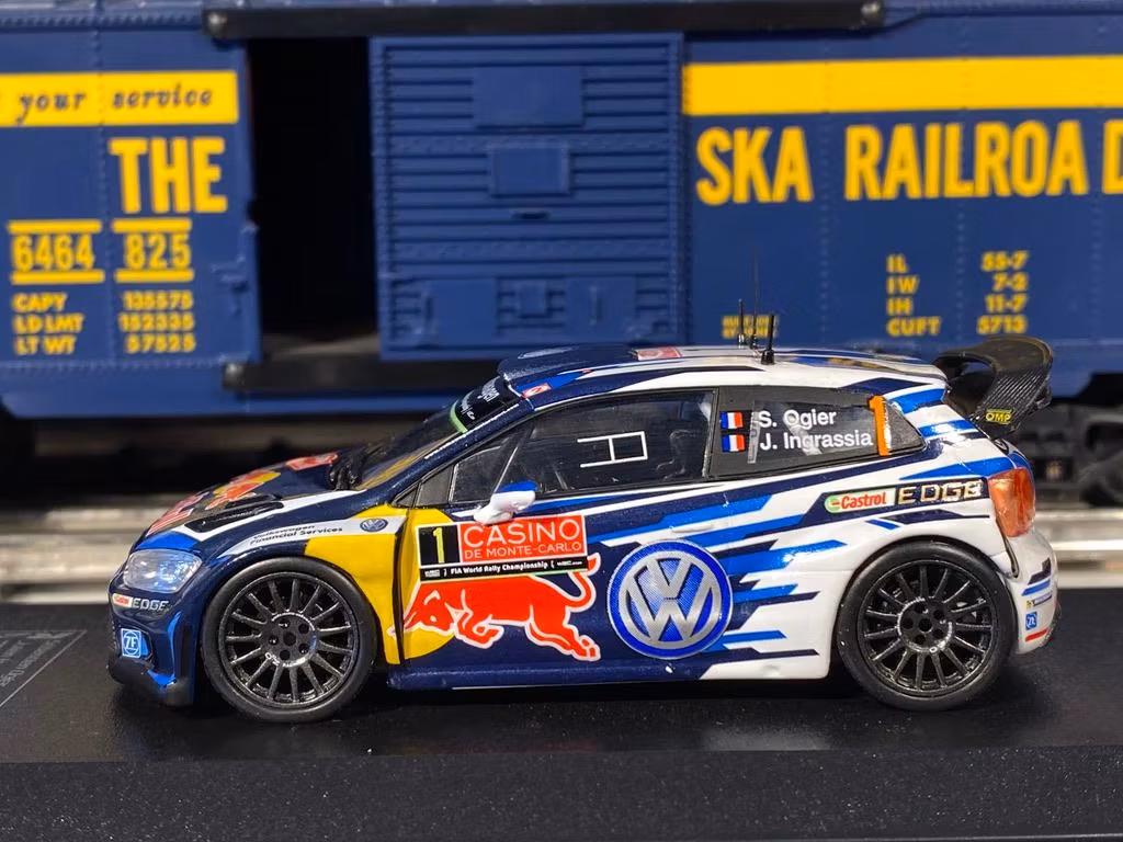Skala 1/43 Snygg modellbil av Volkswagen Polo R WRC 2015 "Monte Carlo"
