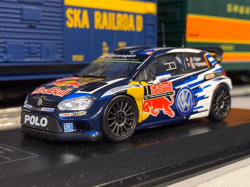 Skala 1/43 Snygg modellbil av Volkswagen Polo R WRC 2015 "Monte Carlo"