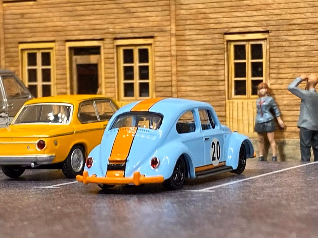 Skala 1/64 Volkswagen Typ 1 Beetle/Bubbla i Gulf-färger fr Schuco/TARMAC works