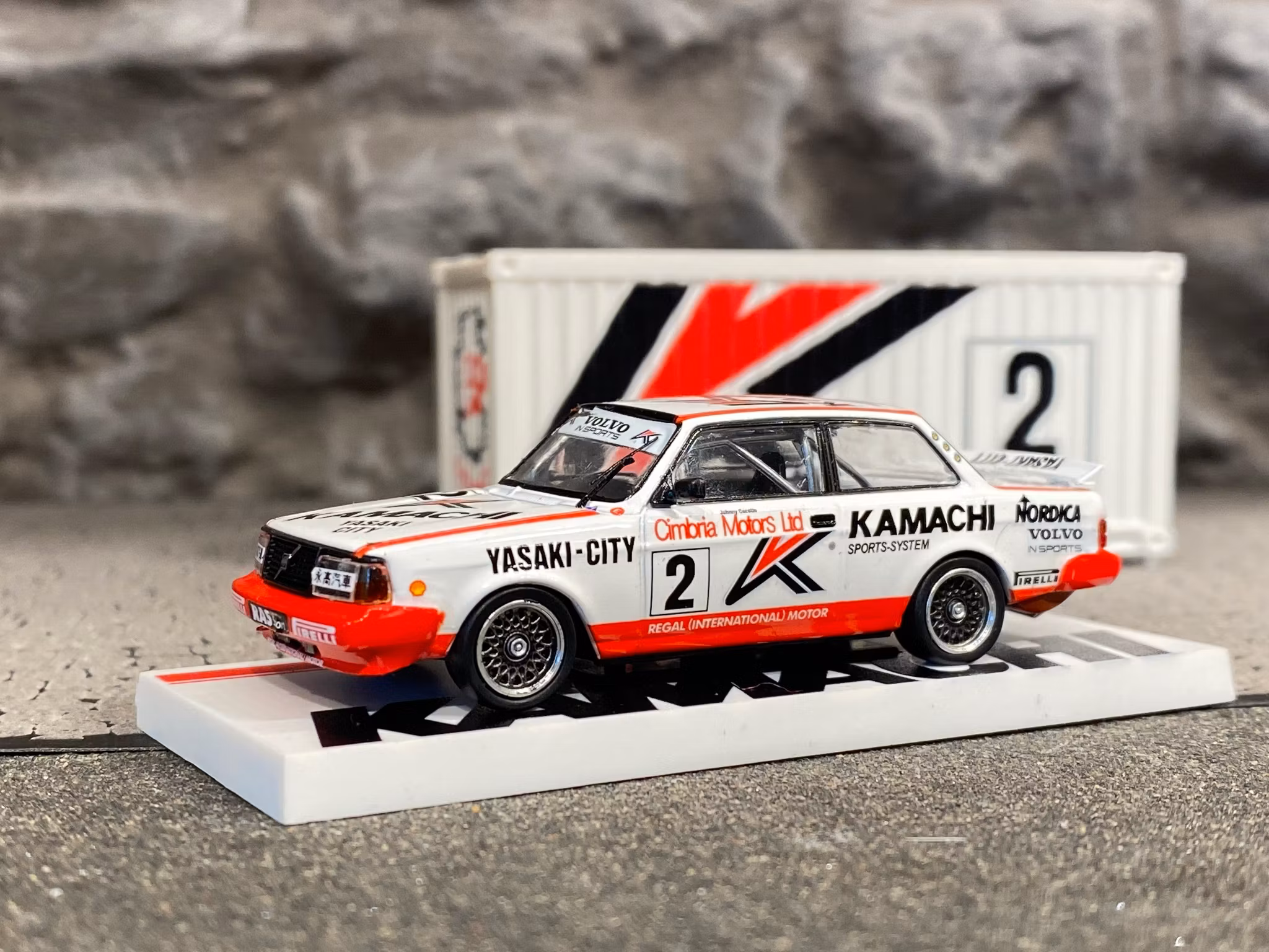 Skala 1/64 Volvo 240 Turbo, Macau Guia Race Winner 86' Special Edition fr TARMAC
