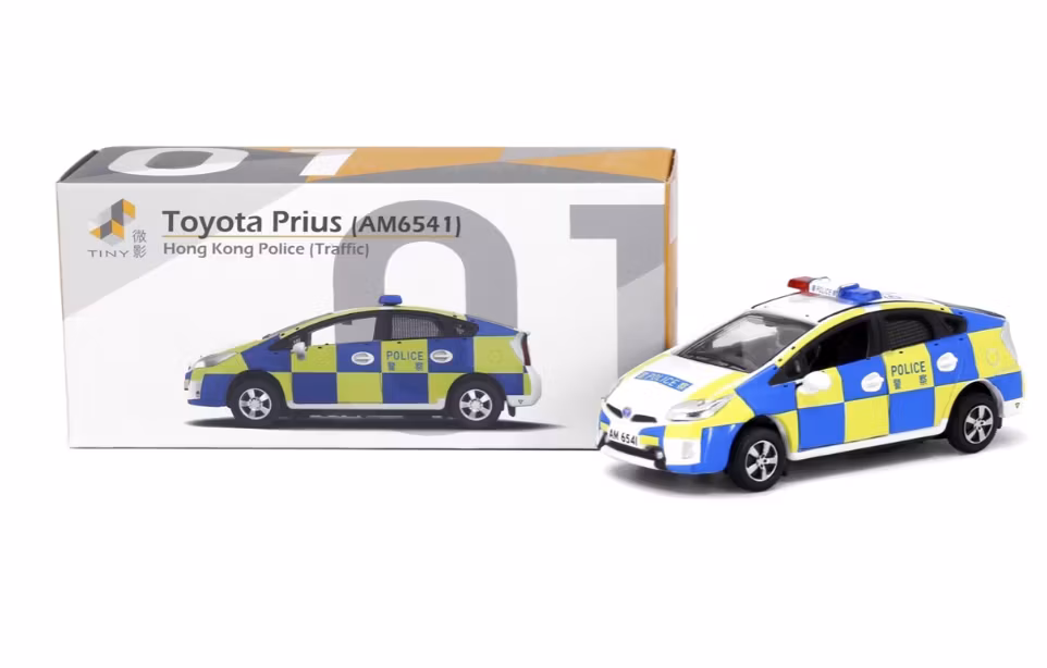 Skala 1/64 - Toyota Prius, Trafikpolis i Hong Kong fr Tiny
