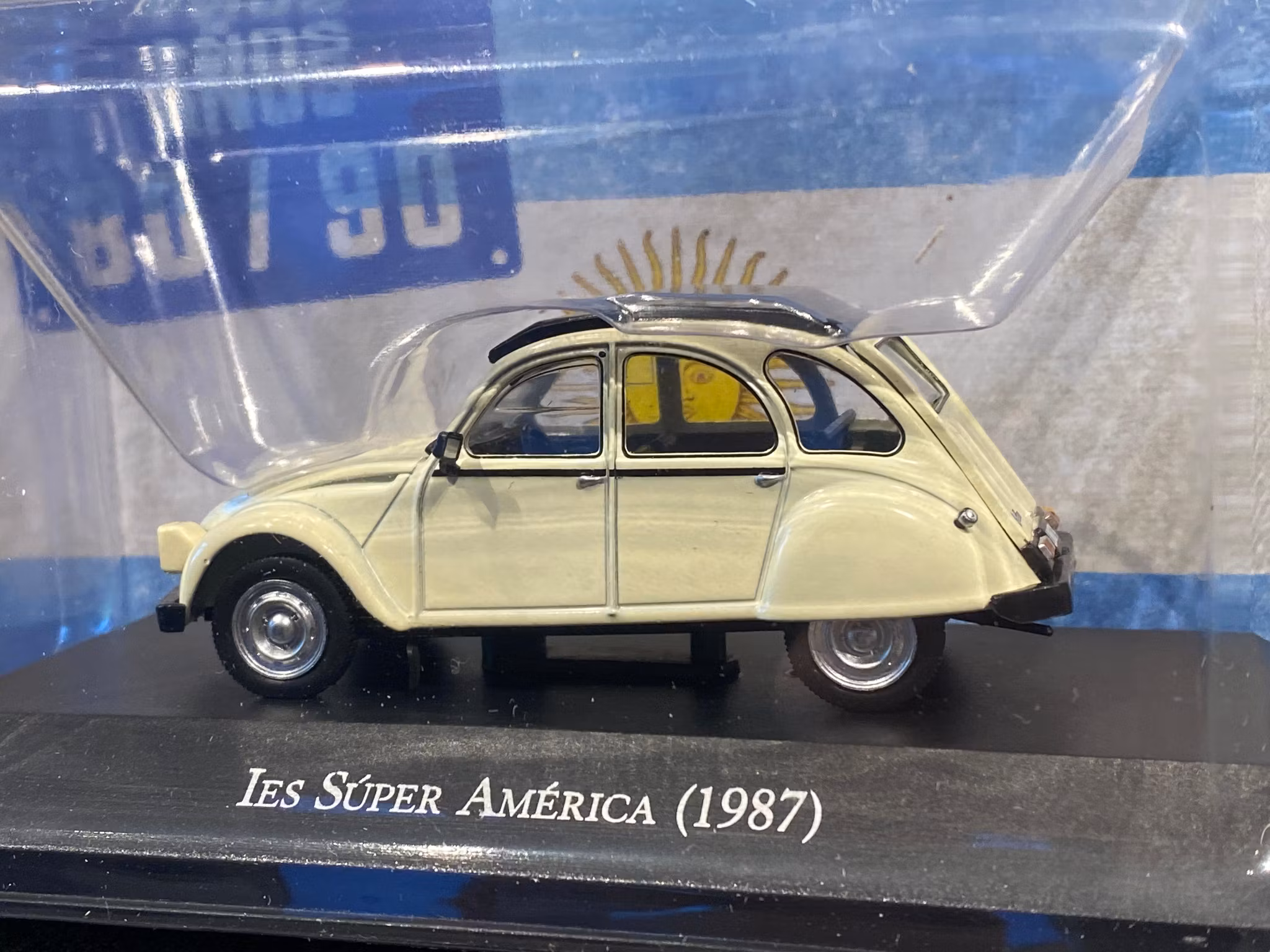 Skala 1/43: Citroen CV "Ies Súper America" 87' (SydAm. variant av 2 CV) fr Rubbo