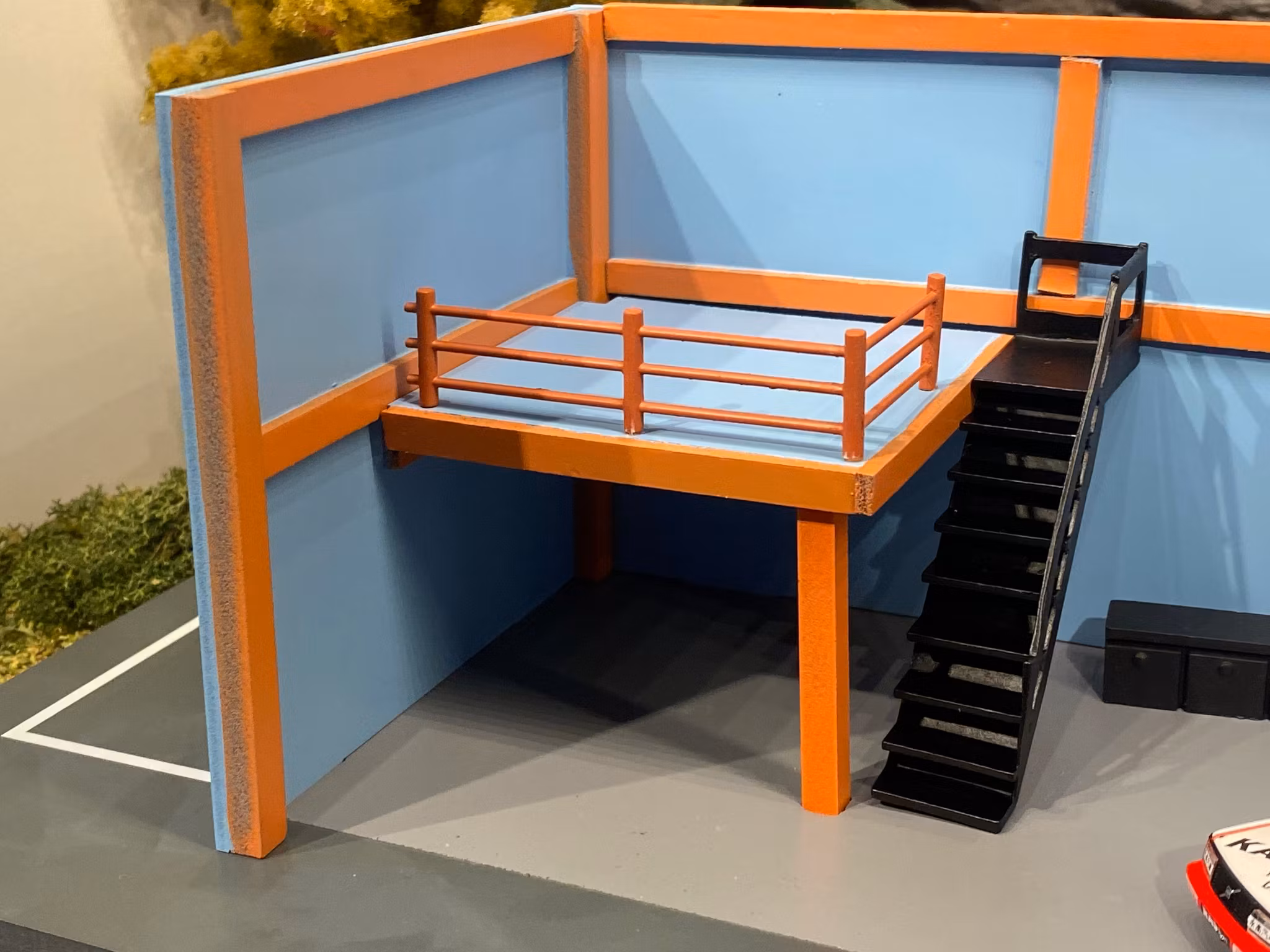 Skala 1/64: Stort Garage "Gulf" - Byggsats AD-76531 fr. American Diorama MiJo