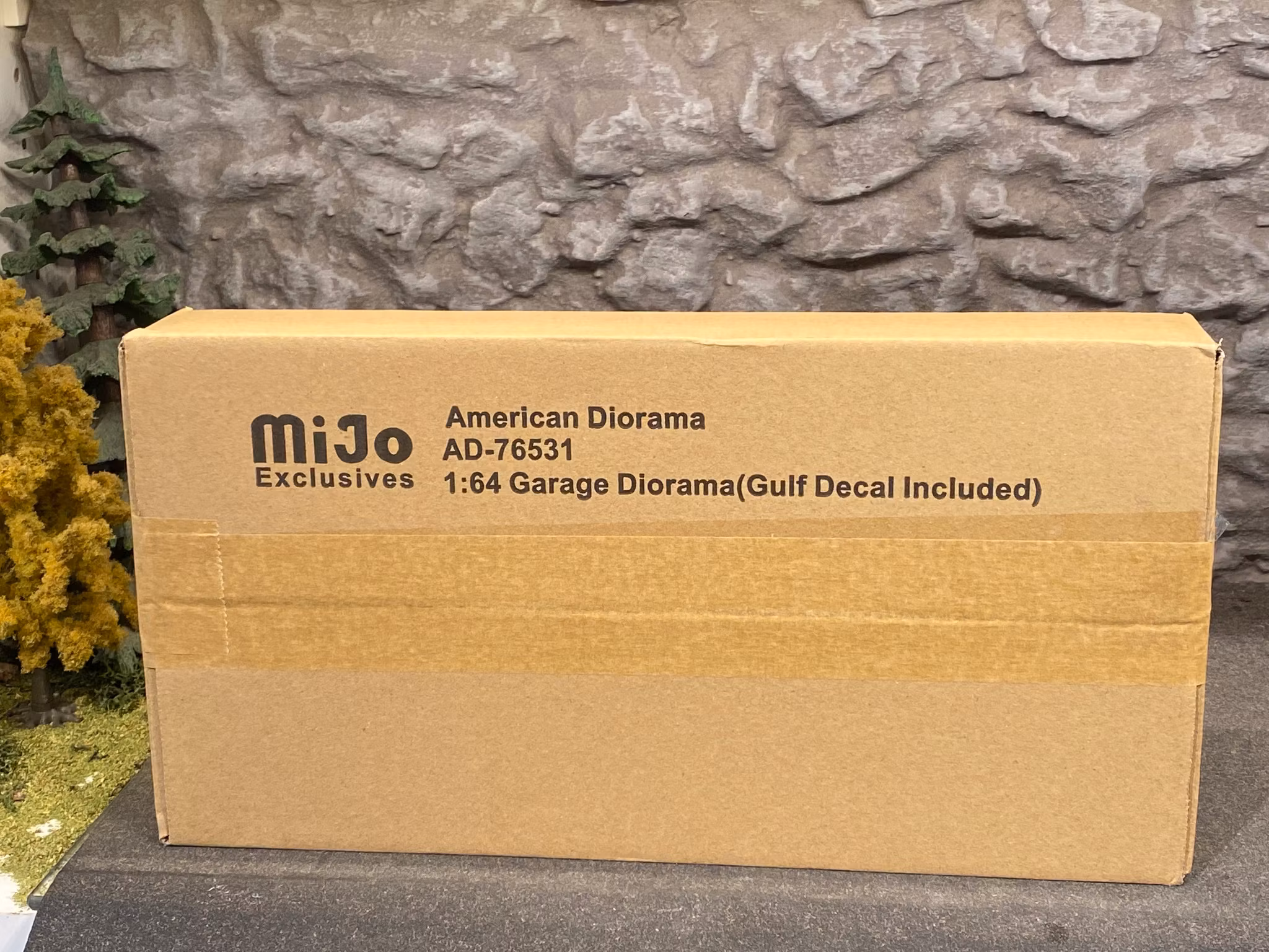 Skala 1/64: Stort Garage "Gulf" - Byggsats AD-76531 fr. American Diorama MiJo