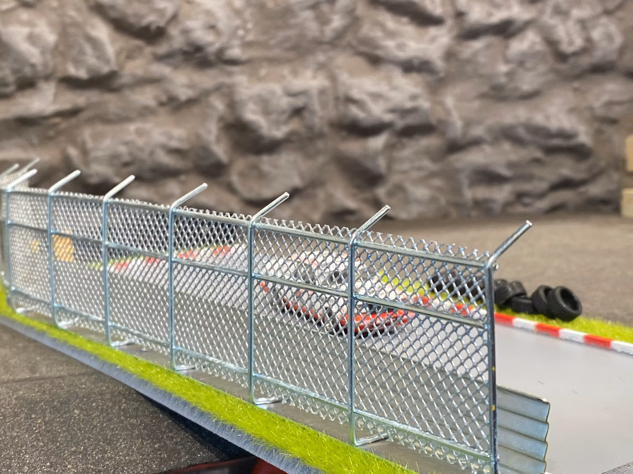 Skala 1/64: Diorama med Racingbana "Gulf" AD-76533 fr. American Diorama MiJo